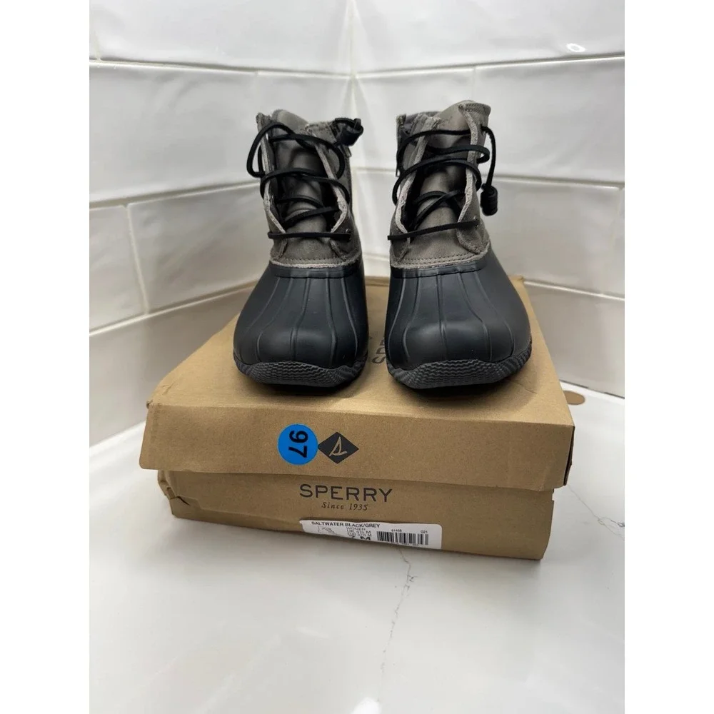 Sperry Saltwater Duck Boot size 7 women's‎